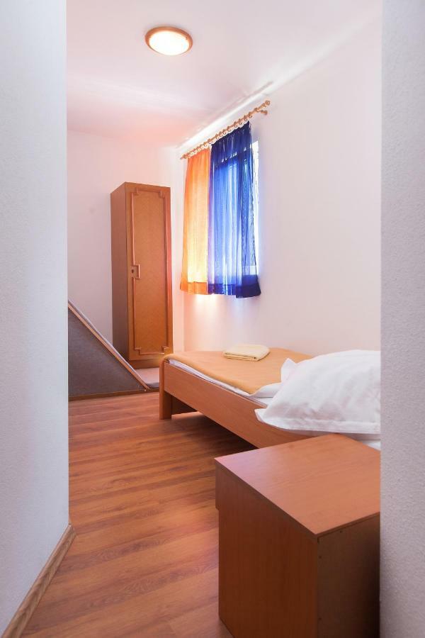 פודגורה Apartmani Ivica Krzanic מראה חיצוני תמונה